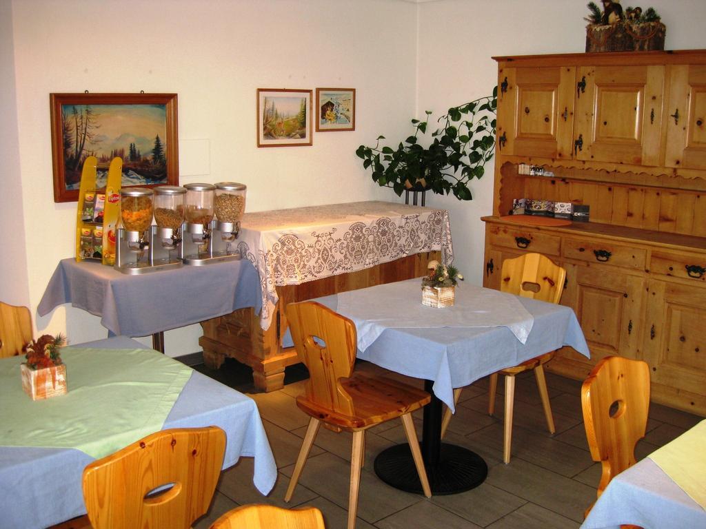 Pensiun Garni Plaz Scuol Exterior foto