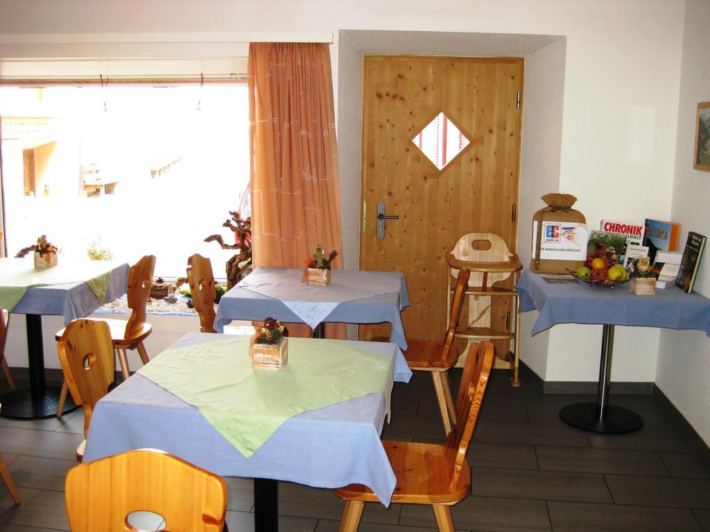 Pensiun Garni Plaz Scuol Exterior foto