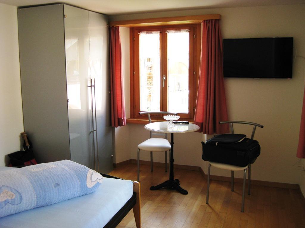 Pensiun Garni Plaz Scuol Exterior foto